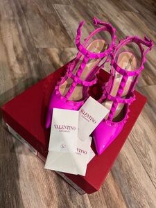 Valentino Garavani Women's Pink Rockstud Pumps Size 8.5 Stiletto Heel